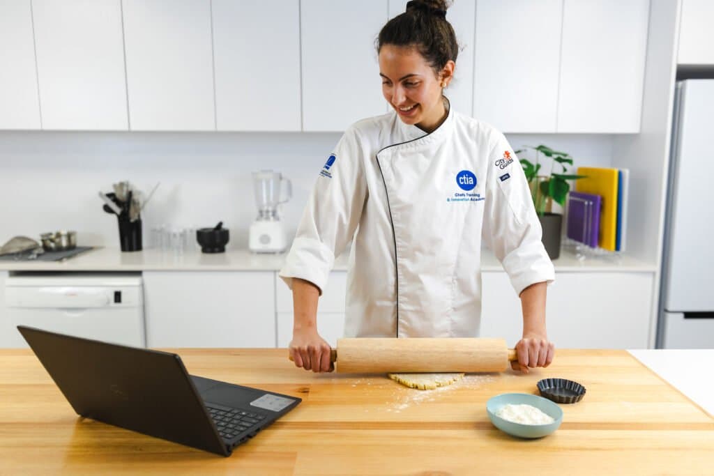homeschooler-learning-culinary-skills-remotely